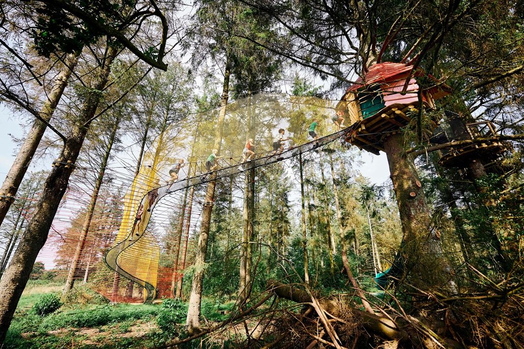 Play nets and treetop bridges in WOW PARK Billund